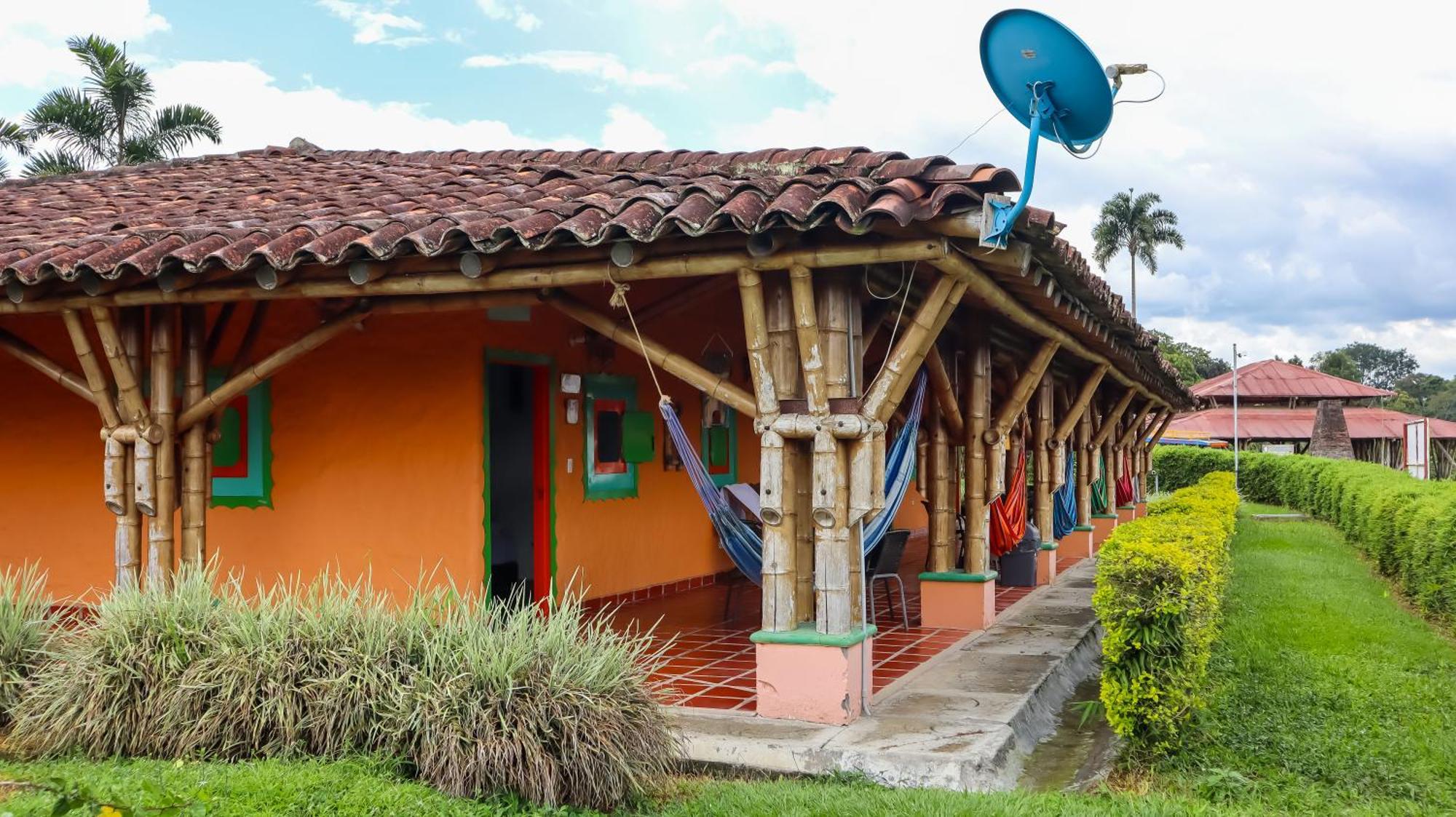 Hotel Parque De Los Arrieros Montenegro Luaran gambar