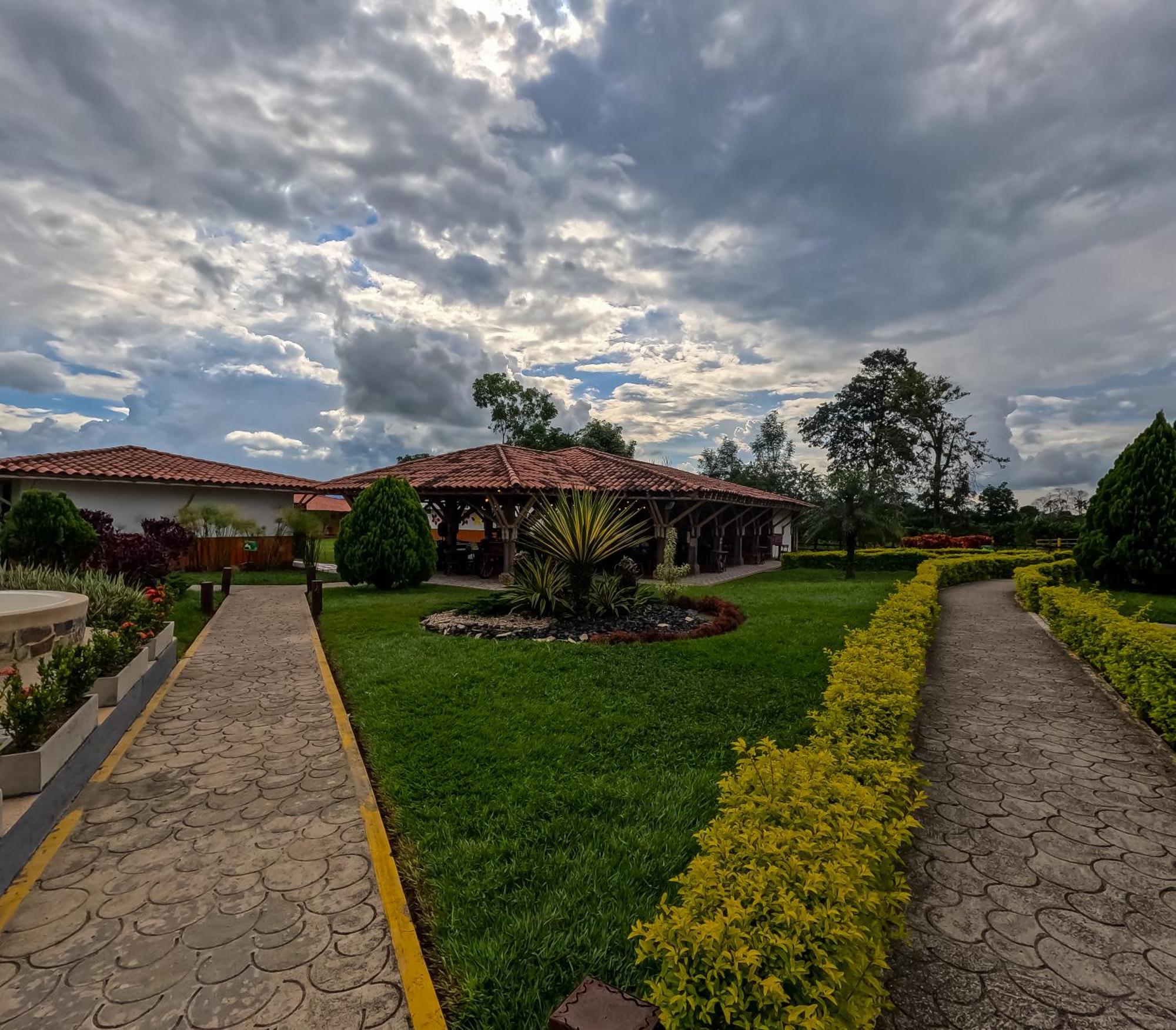 Hotel Parque De Los Arrieros Montenegro Luaran gambar